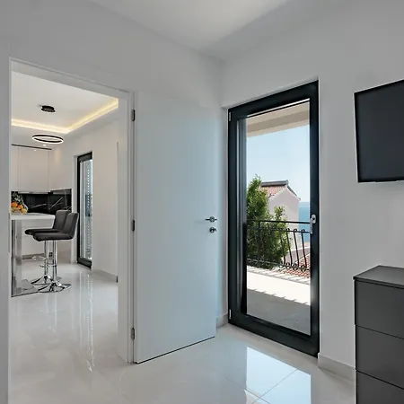 Aea Del Mare 트로기르