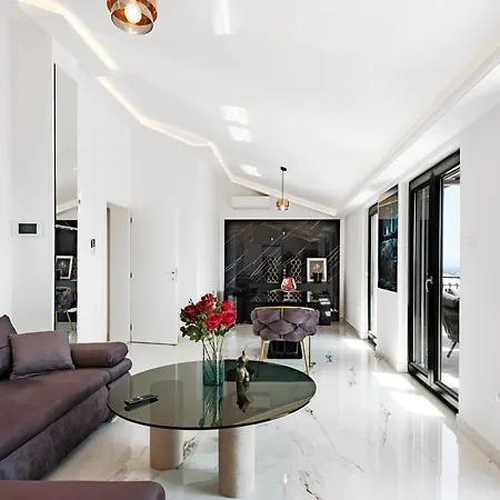 Aea Del Mare טרוגיר