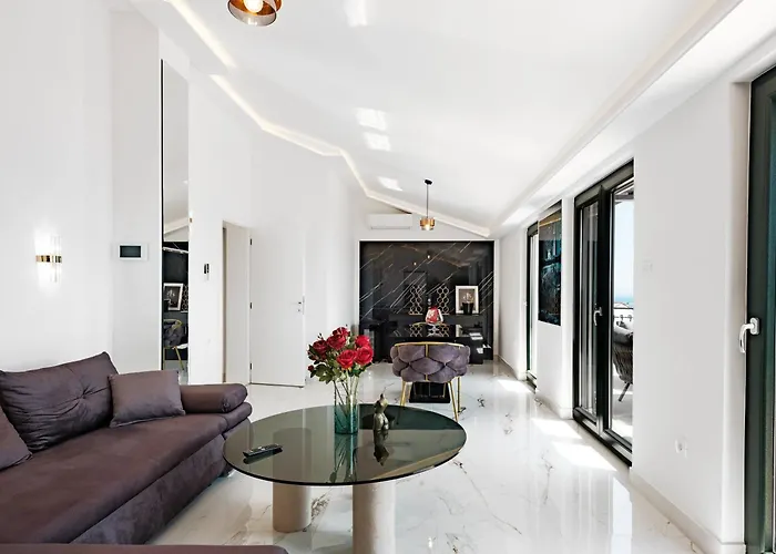 Aea Del Mare טרוגיר